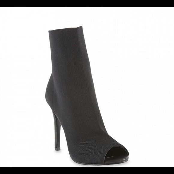 Metaphor Shoes - 🎉SALE!Black Peep Toe Shoe. Women size 8.5